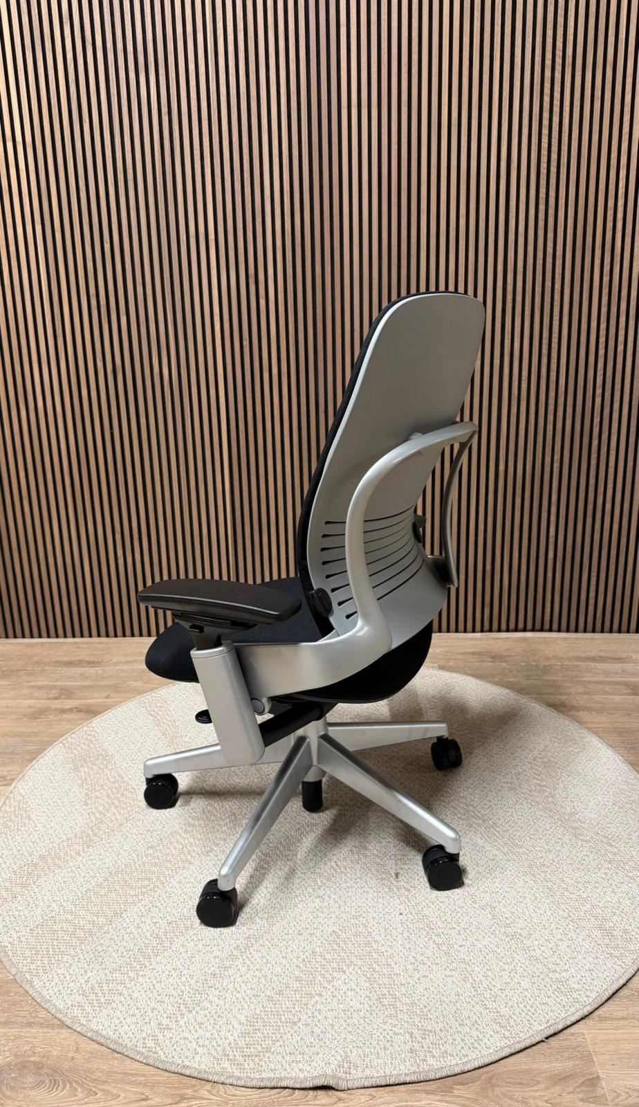 Steelcase Leap V2 Platinum Lentedeal